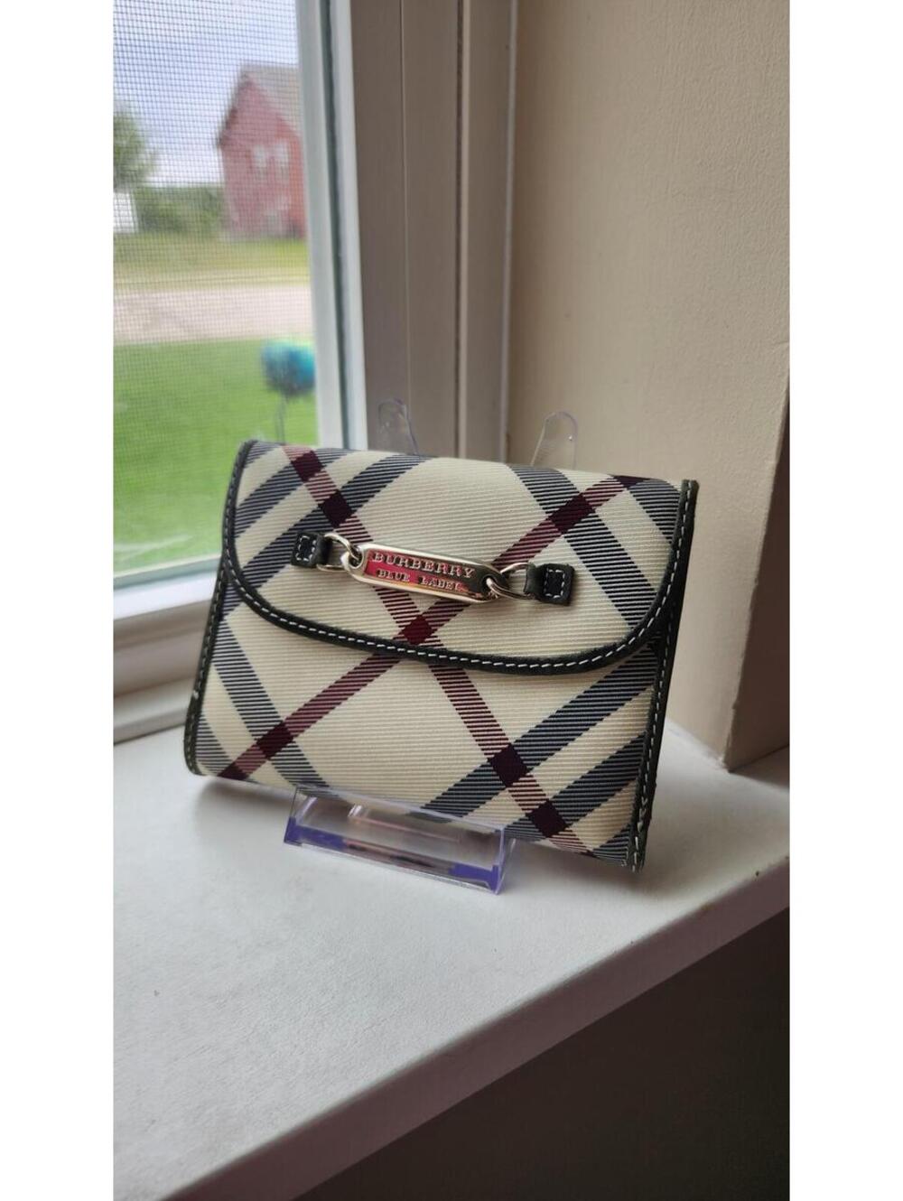 Burberry Nova Check Compact Wallet – Beige Plaid Bifold Wallet